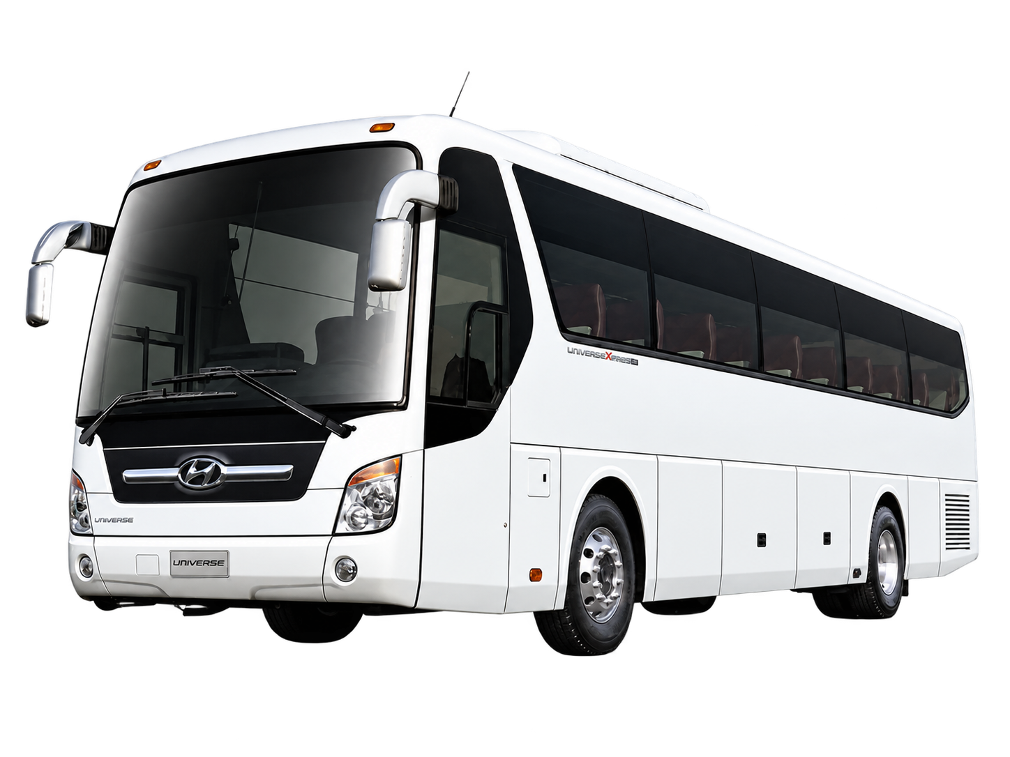 Xe 45 chỗ màu trắng phục vụ đưa đón và du lịch tại Phú Quốc